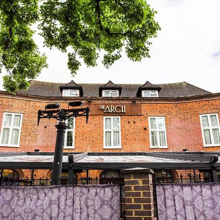 Oyo The Arch, Wembly Stadium Hotel London Bagian luar foto